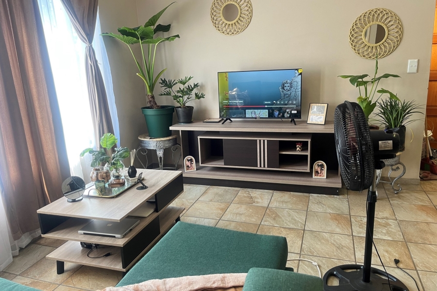 1 Bedroom Property for Sale in Gateway Manor North West